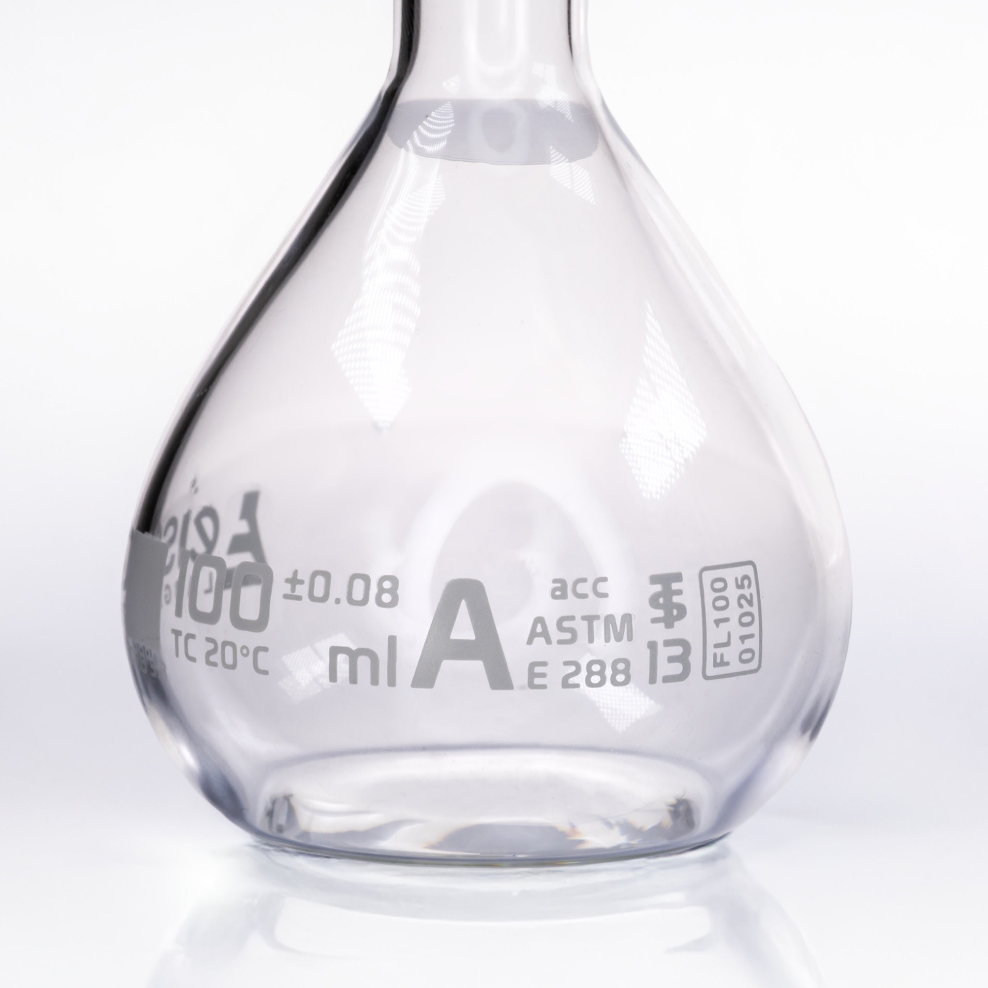 ASTM Class A Autoclavable Volumetric Flask with No.13 Glass Stopper, 100mL, White Graduations, Borosilicate 3.3 Glass
