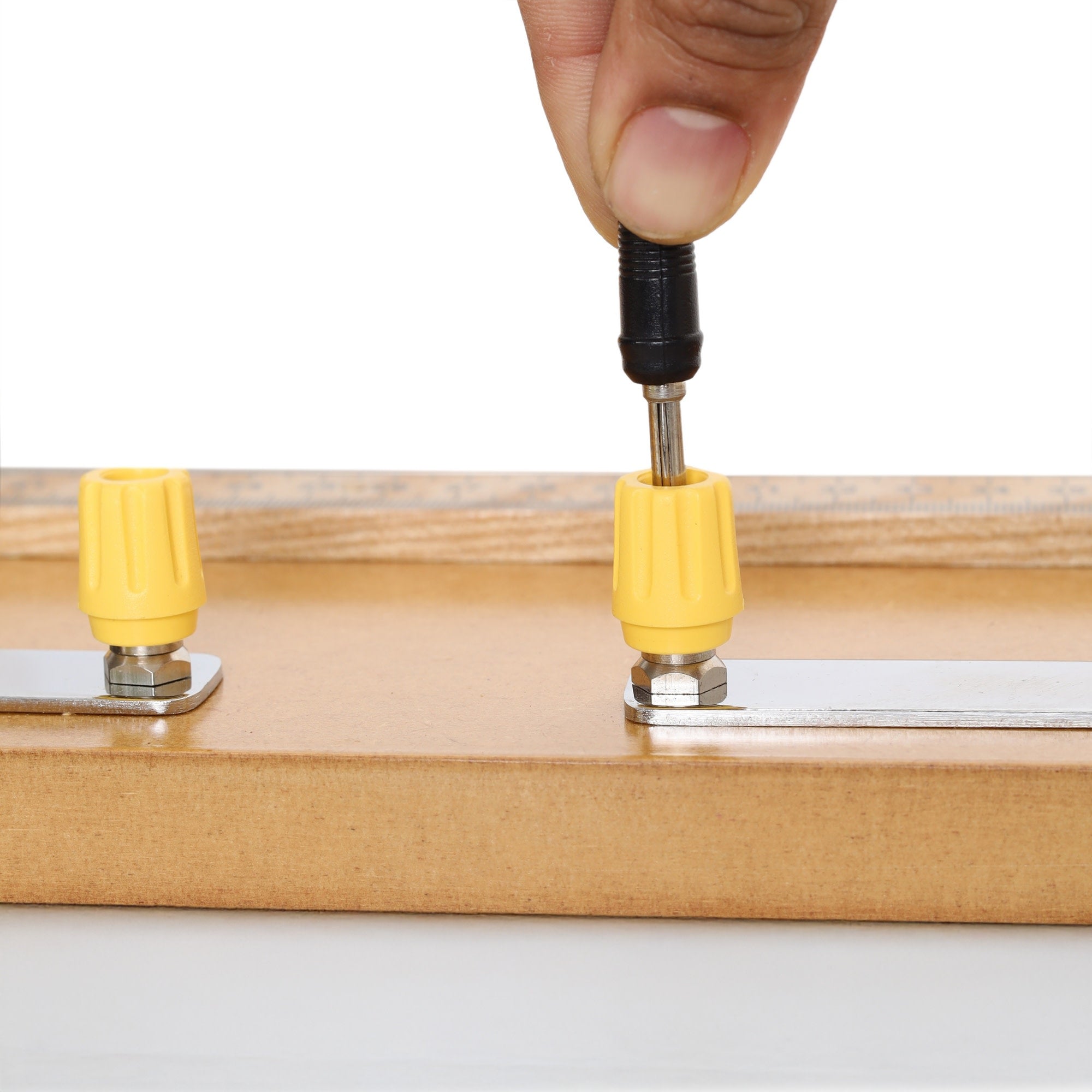 One-Meter Four-Gap Wheatstone Bridge with Brass Strips