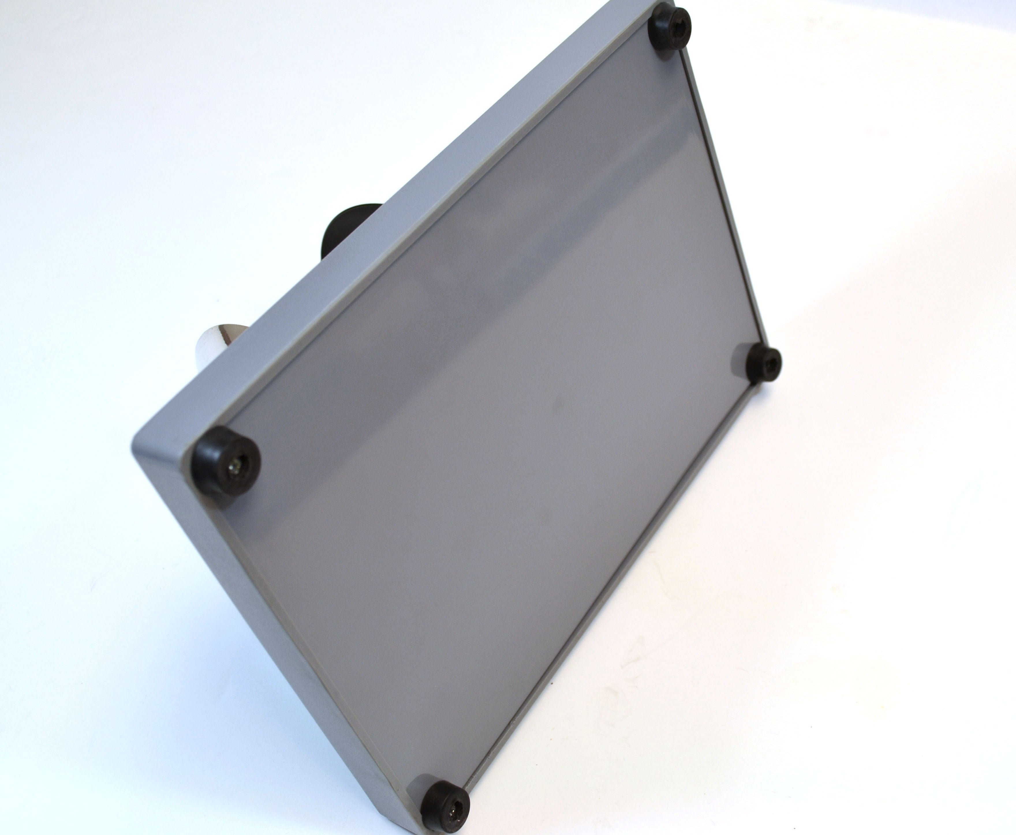 Heat Absorption and Radiation Comparator with White Screen