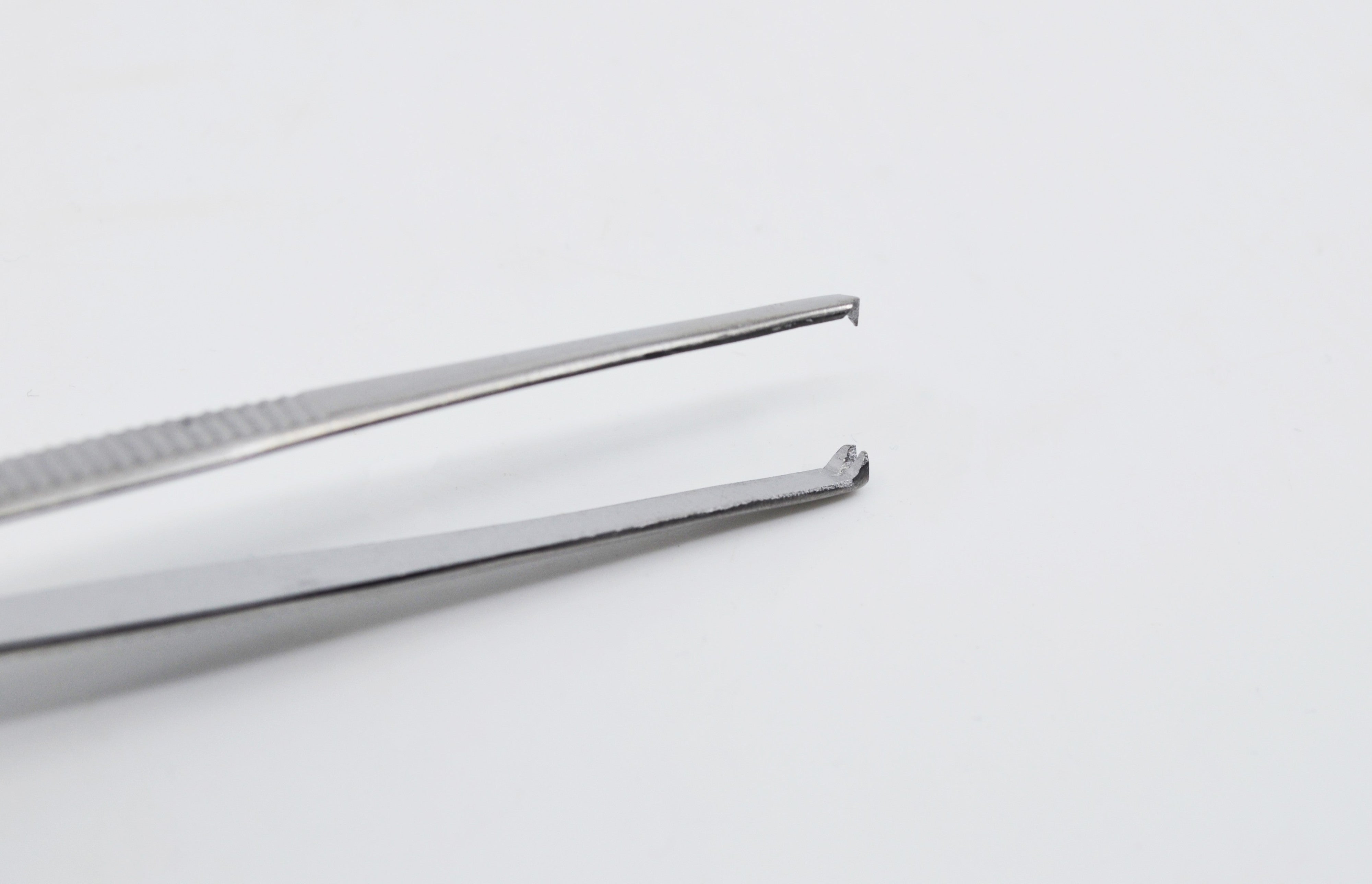 4.75" Toothed-Tip Forceps