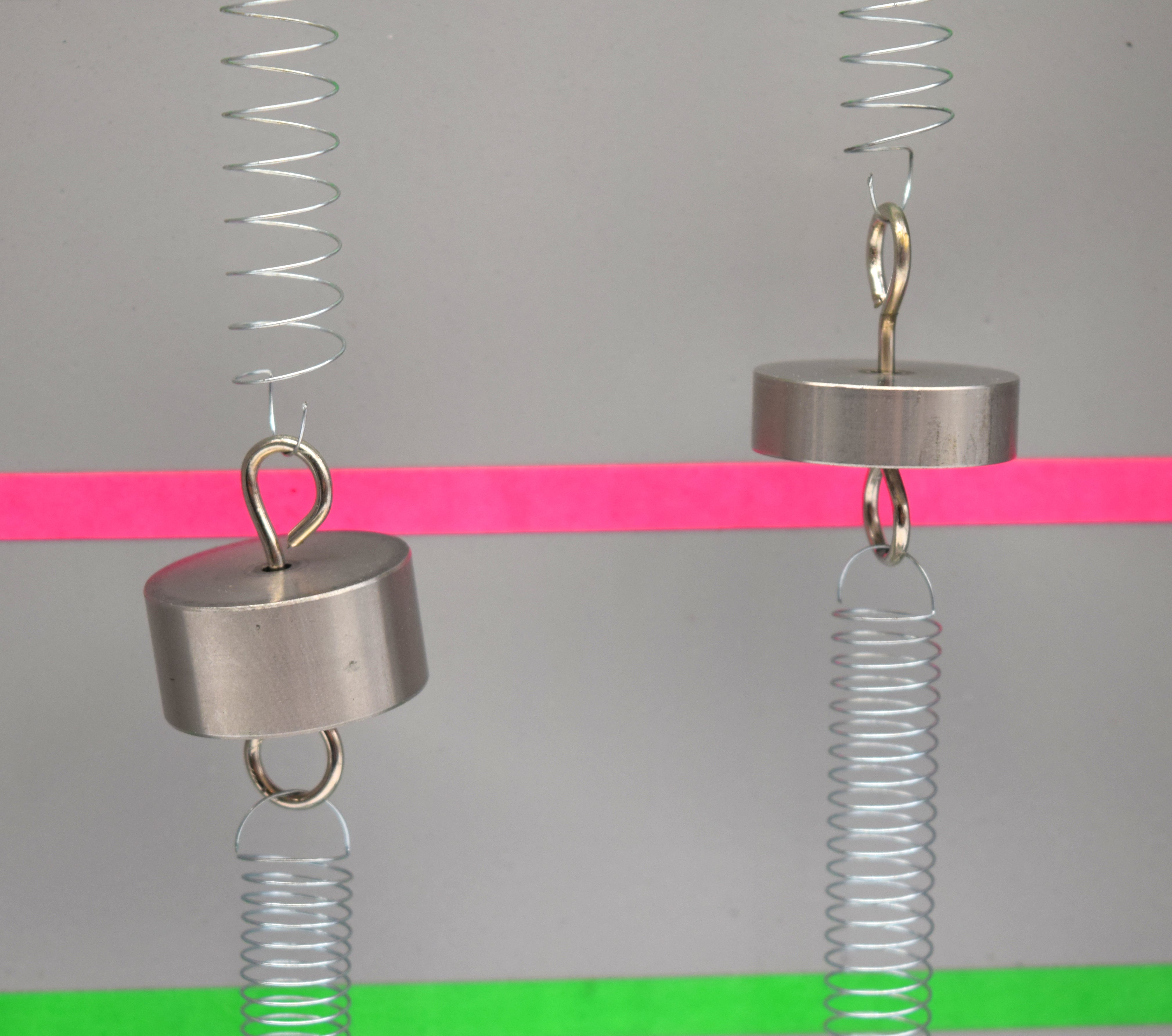 Force Oscillation and Resonance Demonstration Kit