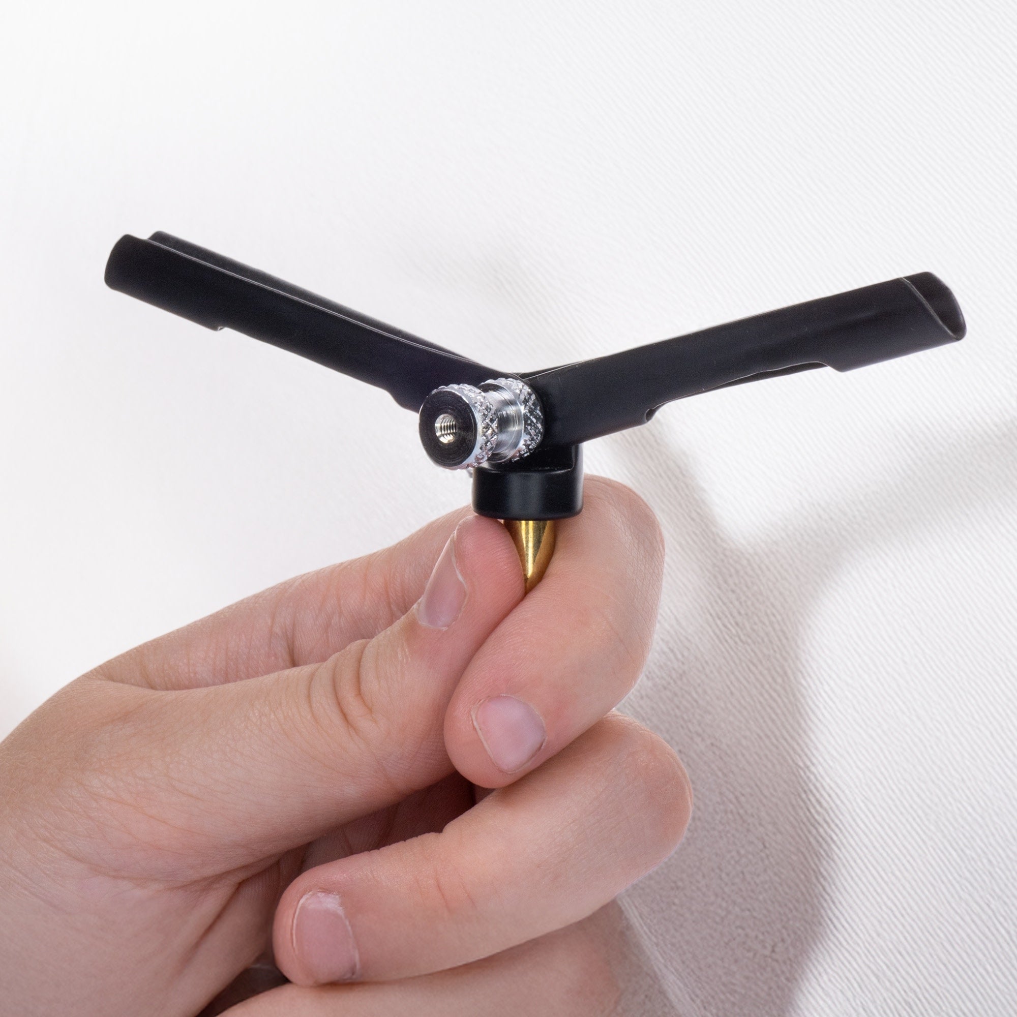 Adjustable V-Arm Lens Holder for up to 75mm Lens