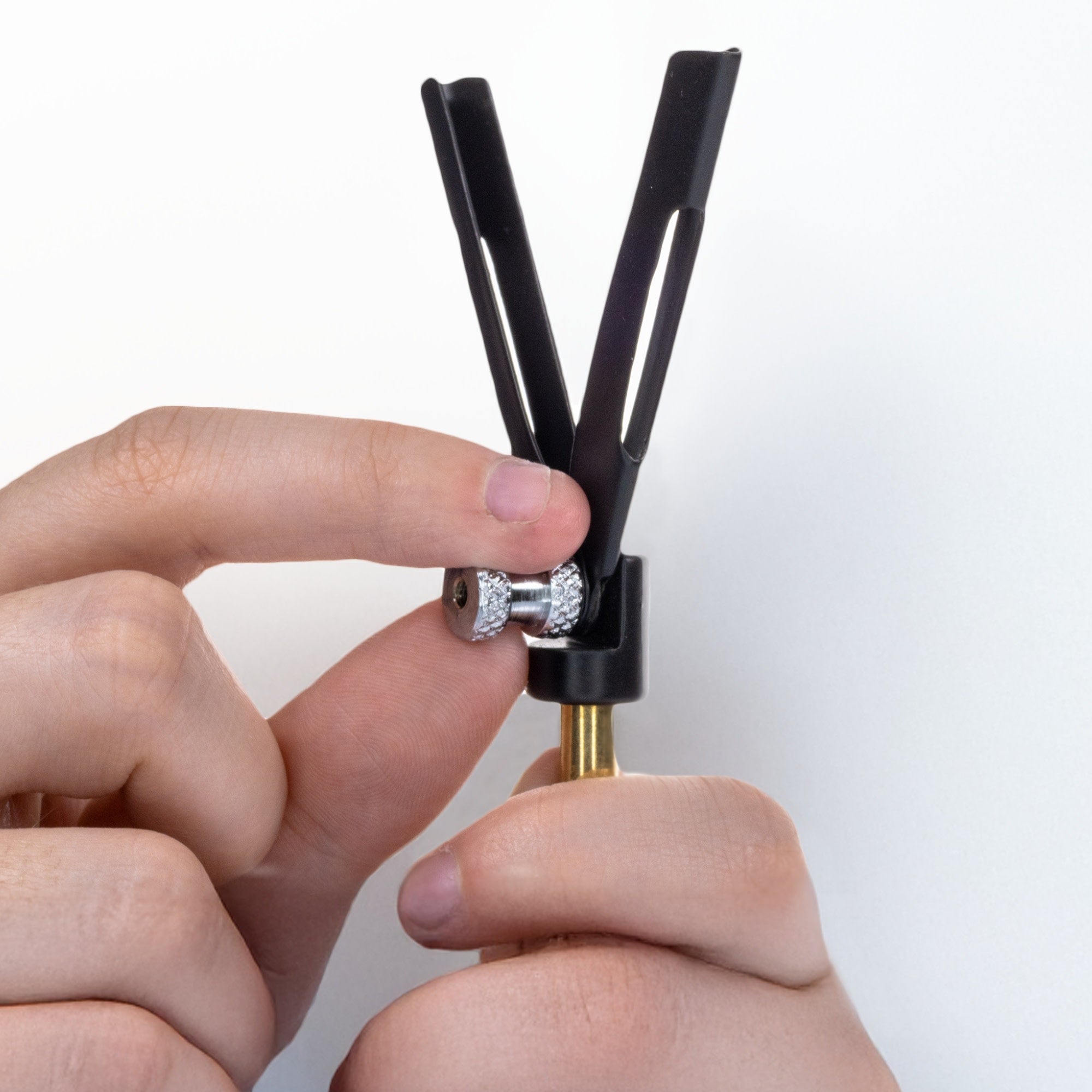 Adjustable V-Arm Lens Holder for up to 75mm Lens