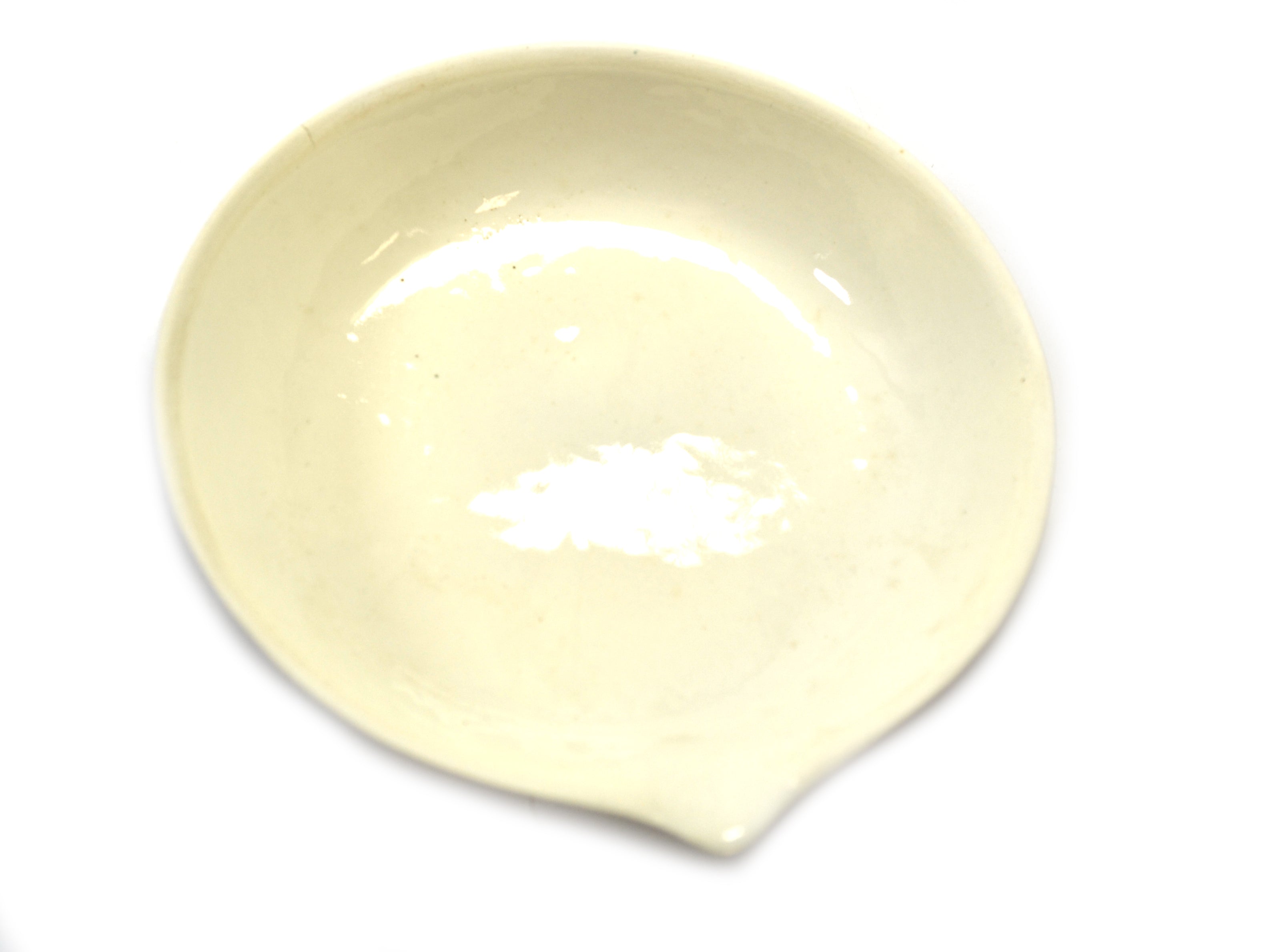 Flat Form Porcelain Evaporating Dish with Spout
