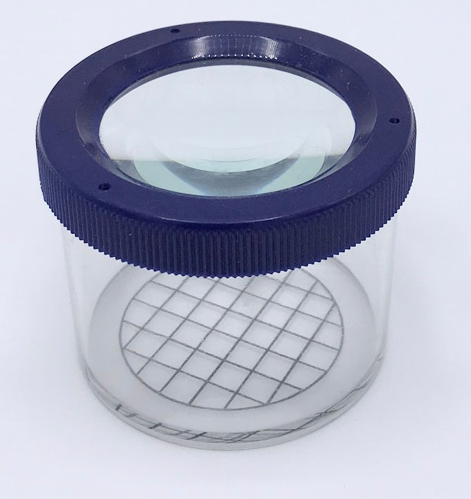 Round Bug Viewer with 4X Magnifier Lid