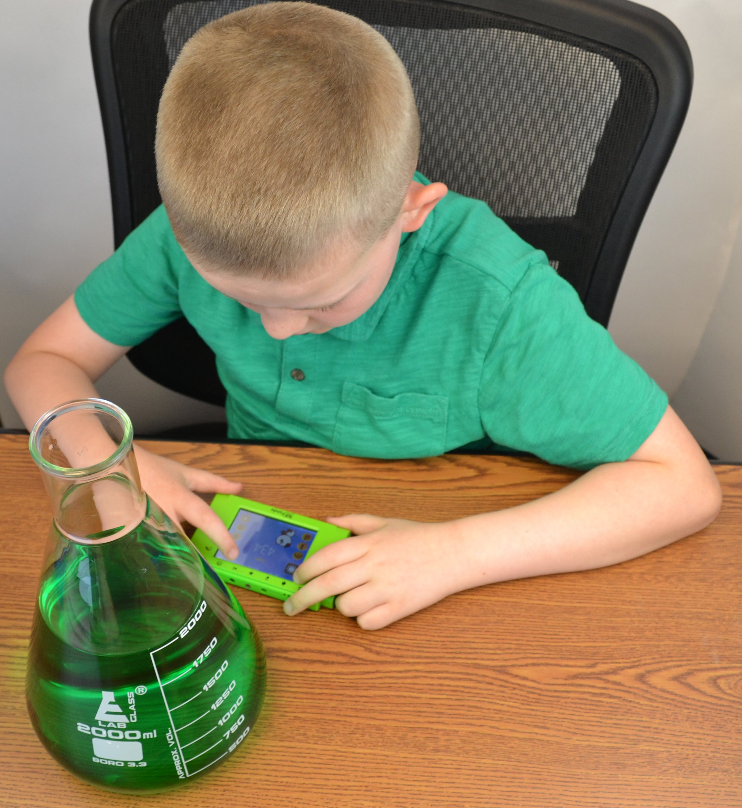 NeuLog Panda Junior Lab with 9 Sensors and Color Touch Screen
