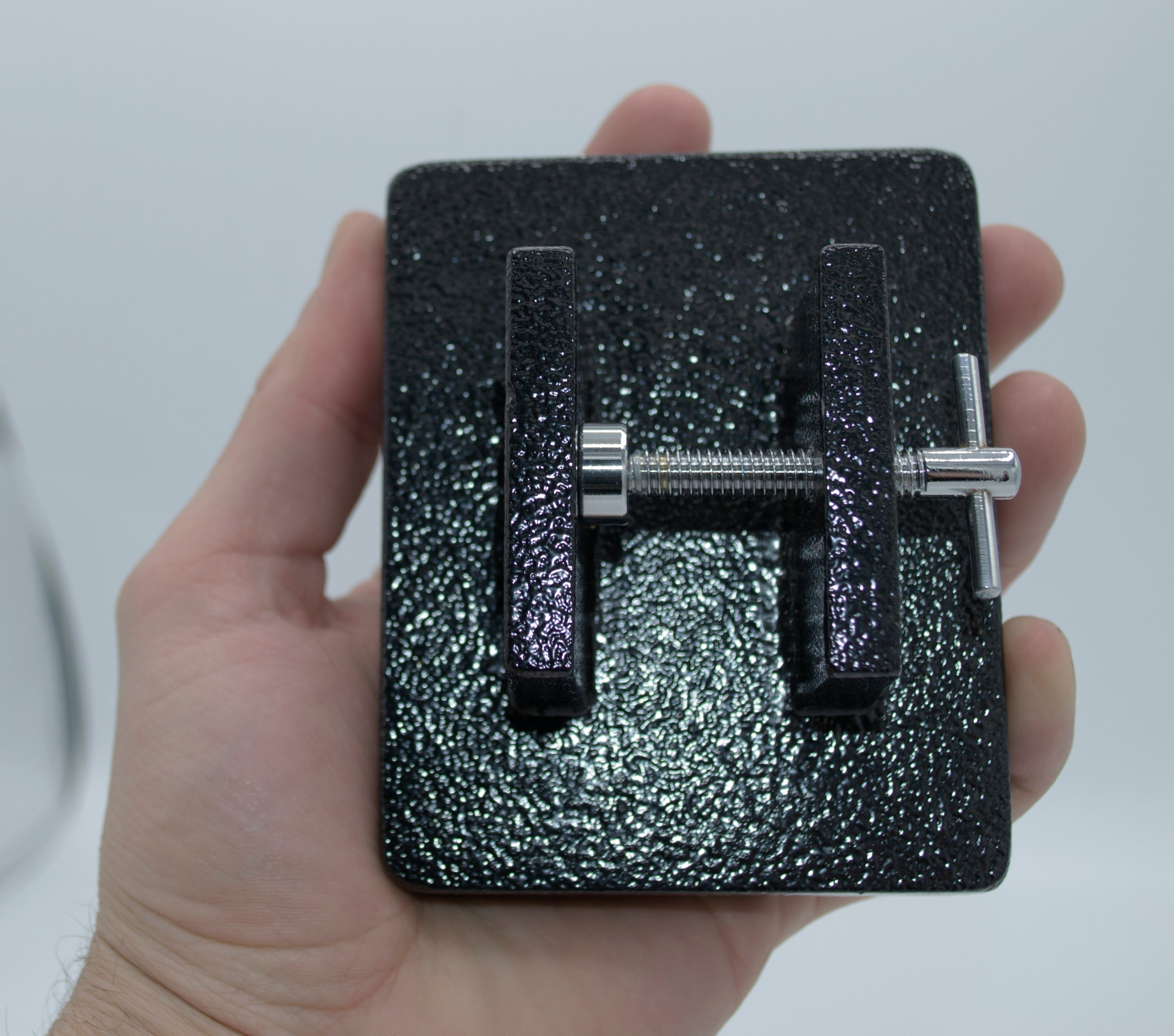 Cast Metal Channel Base, 0.7" Capacity