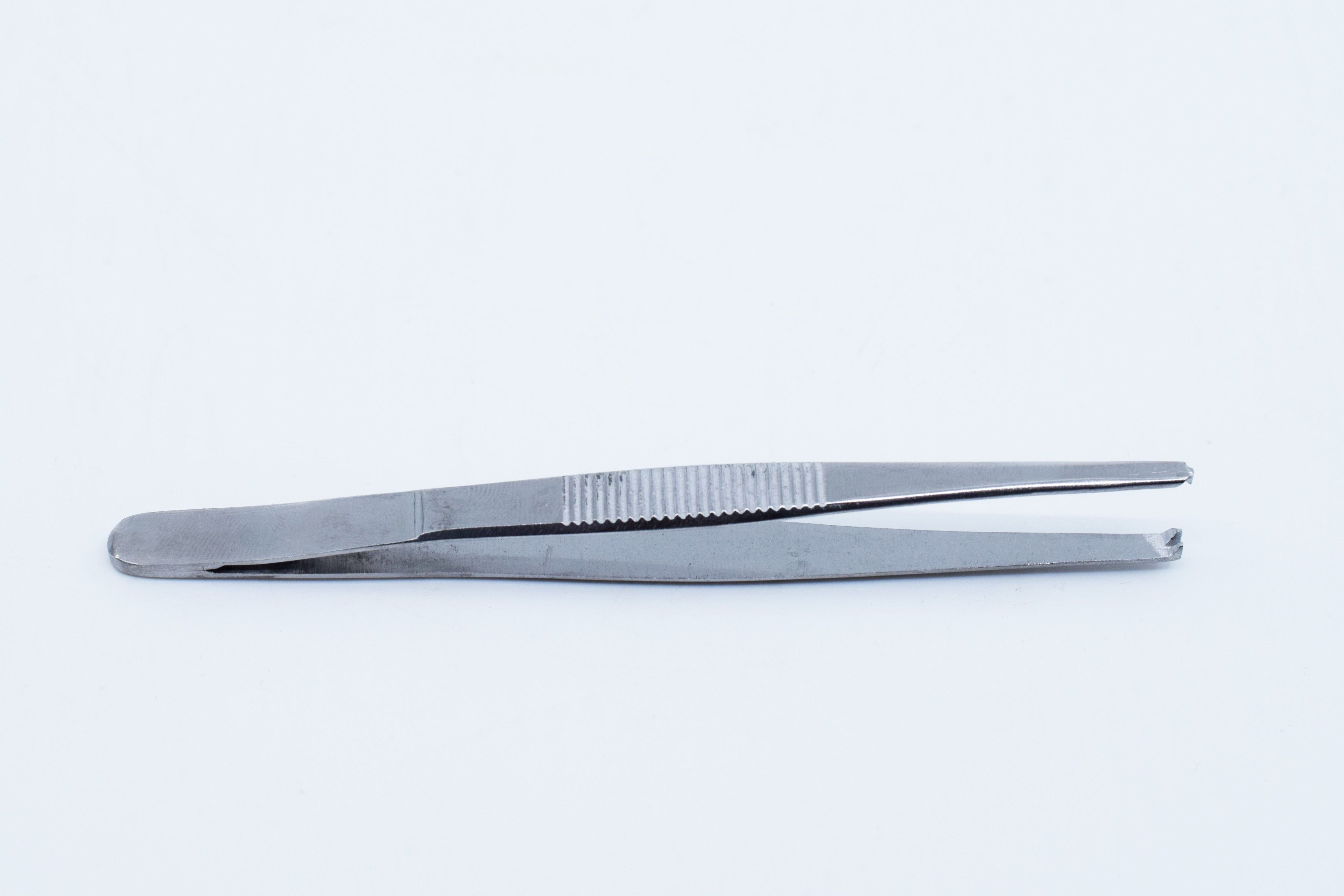 4.75" Toothed-Tip Forceps