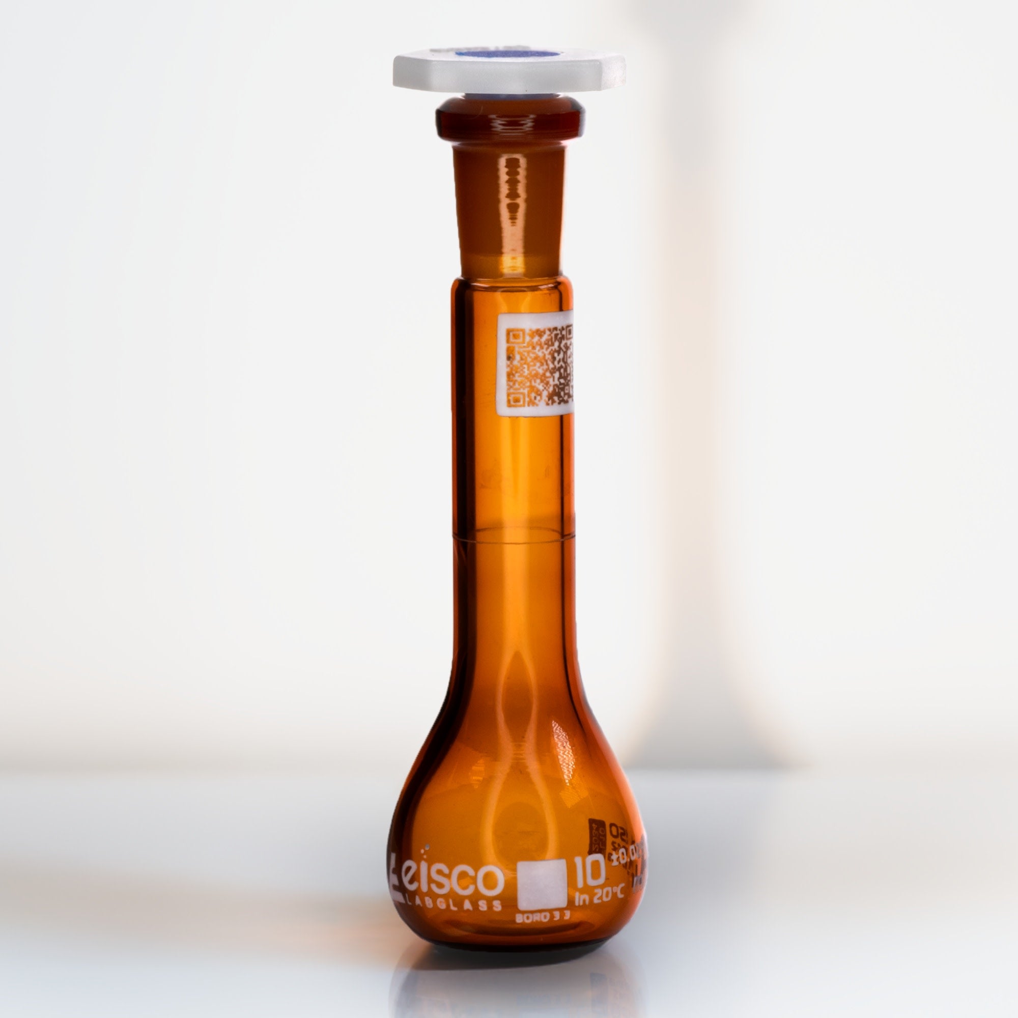 ASTM 1042 Class A Autoclavable Amber Volumetric Flask with 10/19 PE Stopper and QR Code, 10mL, Borosilicate Glass