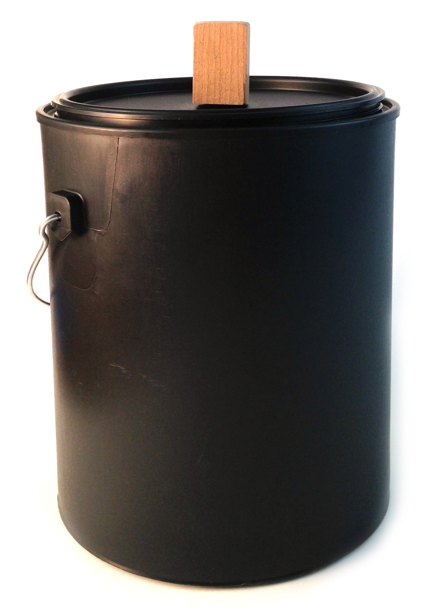 1-Gallon Black Polypropylene Kitchen Compost Bin with Handle and Lid